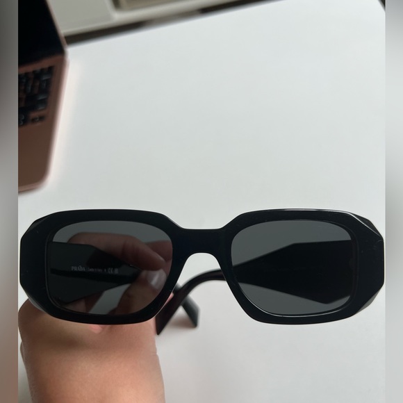 Prada Sunglasses. With case - Picture 3 of 5